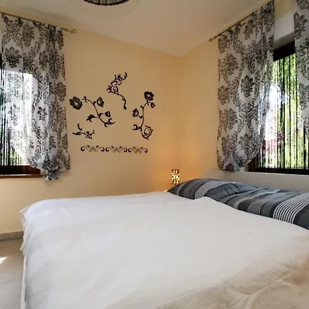 Ferienwohnung In Mit Garten Und Grill Appartement *
